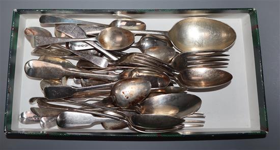 Twenty three pieces of George III and later silver cutlery, 22 oz.